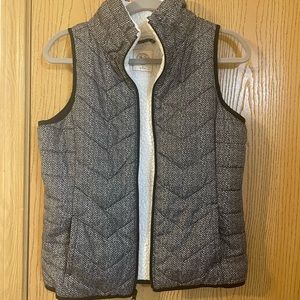zip up vest